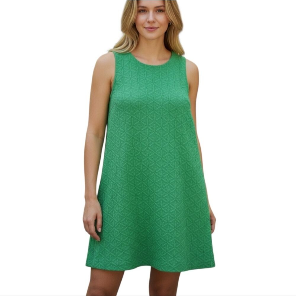 Crown & Ivy Green Sleeveless Swing Dress
